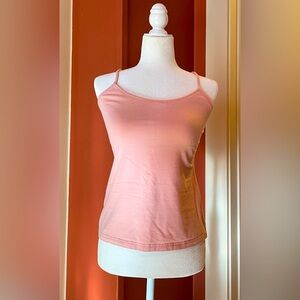 Gently worn GAP spaghetti strap tanktop w/ built in bra. Light pink. Size M.